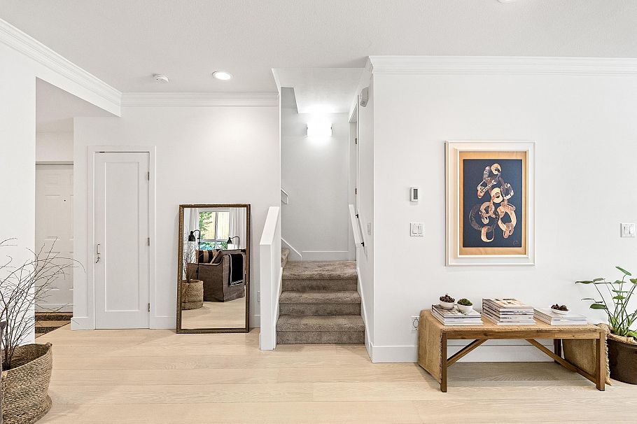 2 258 W 14th Street North Vancouver, BC - 12