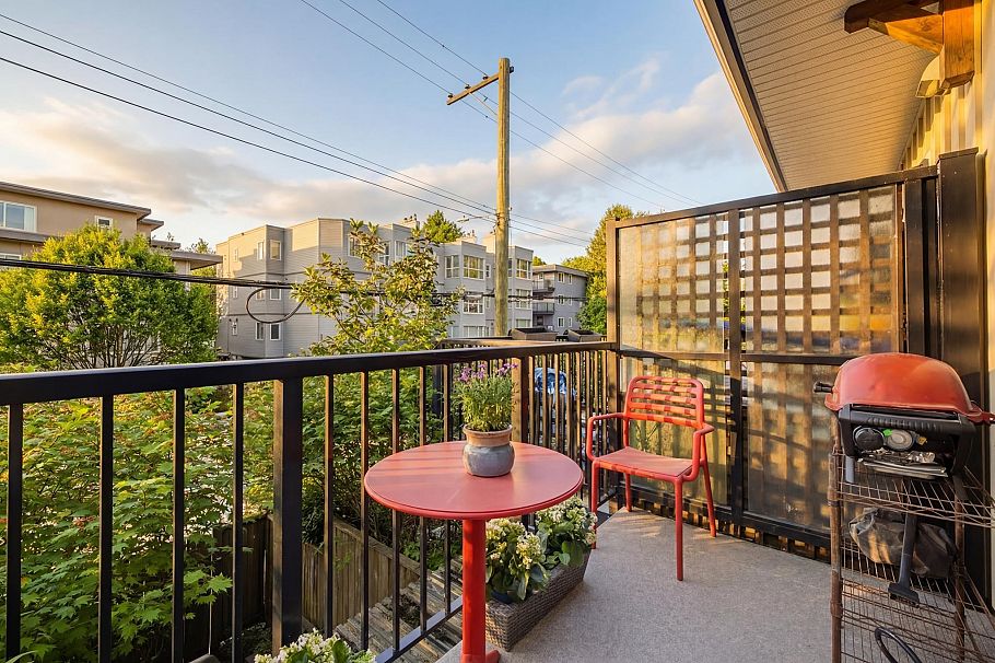 215 2273 Triumph Street Vancouver, BC - 29
