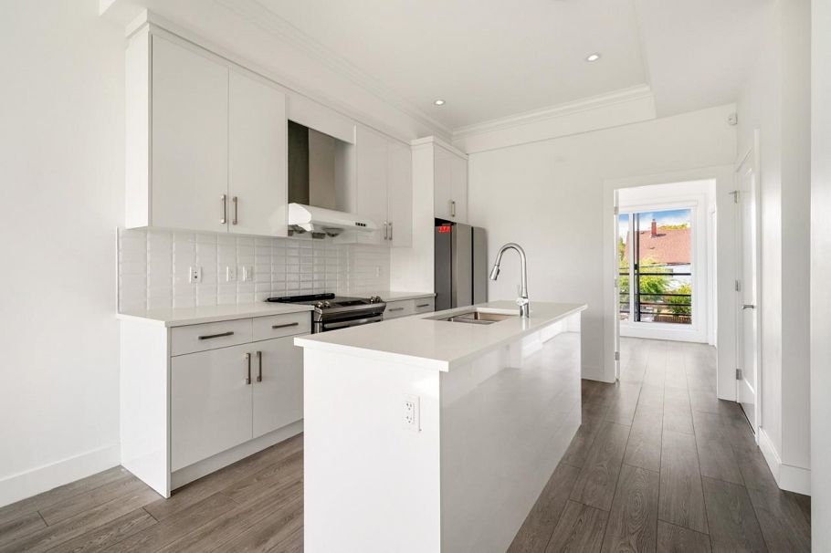 5043 Chambers Street Vancouver, BC - 4