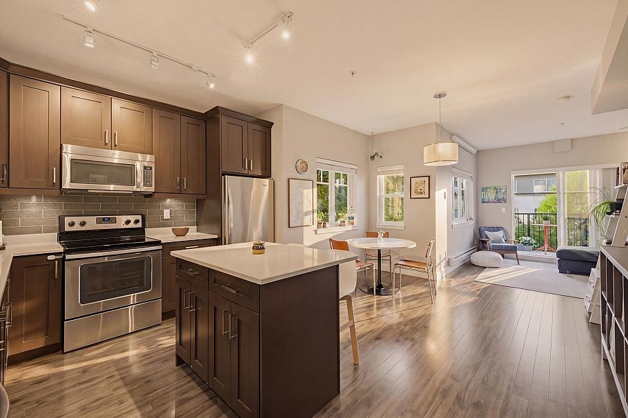 215 2273 Triumph Street Vancouver, BC - 20