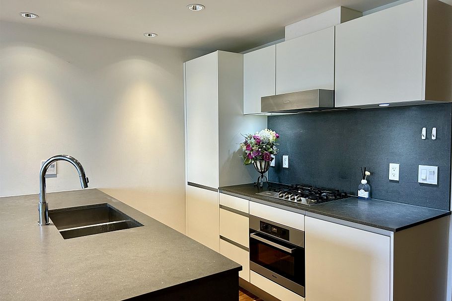 1003 8588 Cornish Street Vancouver, BC - 4