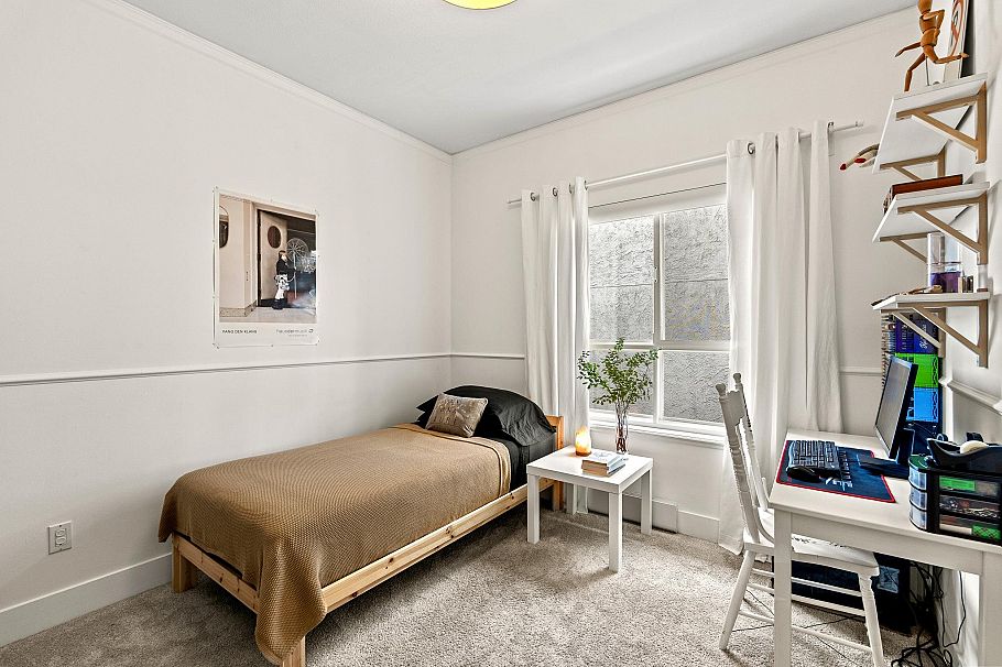 2 258 W 14th Street North Vancouver, BC - 20
