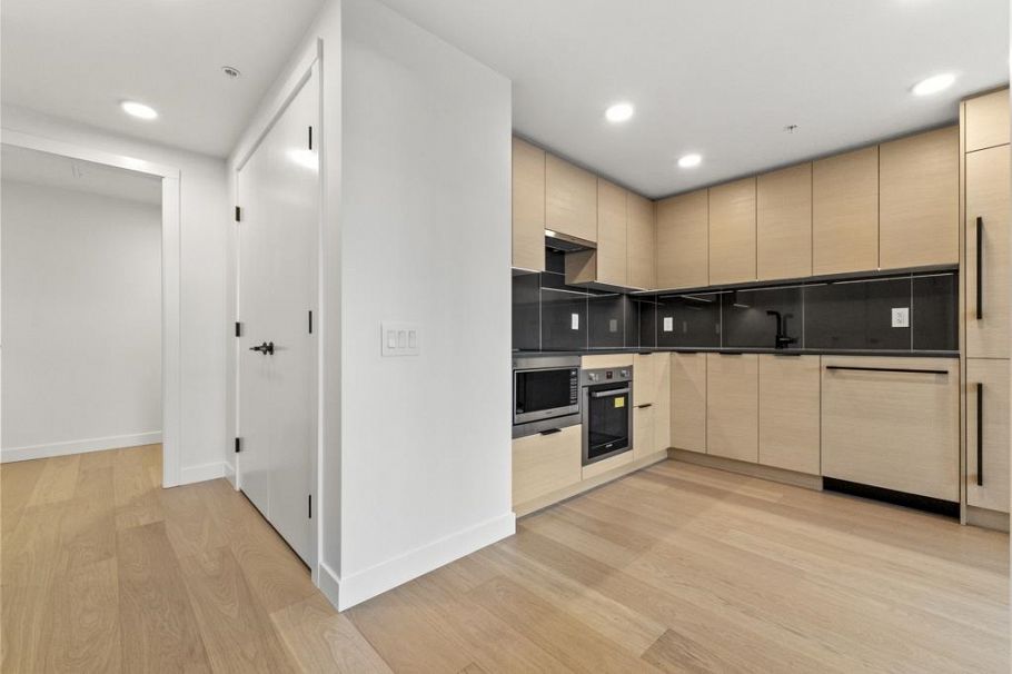 106 8080 Oak Street Vancouver, BC - 9