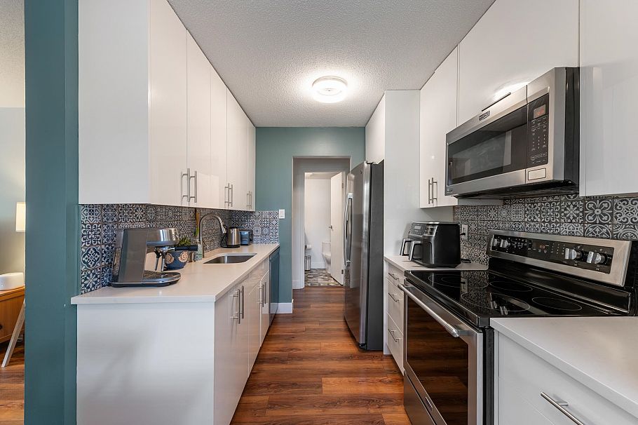 204 131 W 4th Street North Vancouver, BC - 5