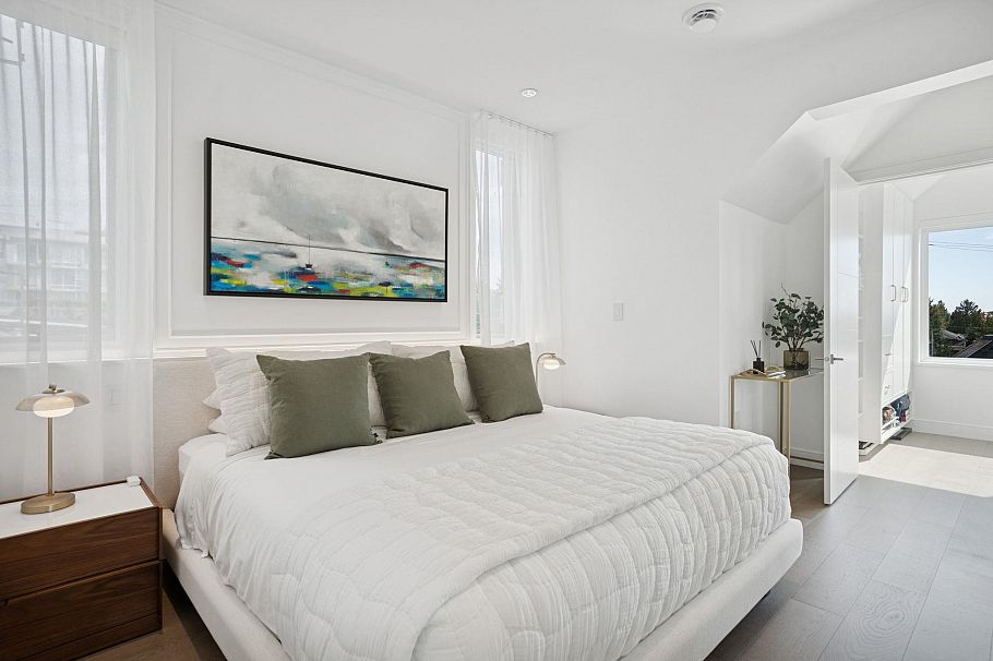 3634 W 29 Avenue Vancouver, BC - 22