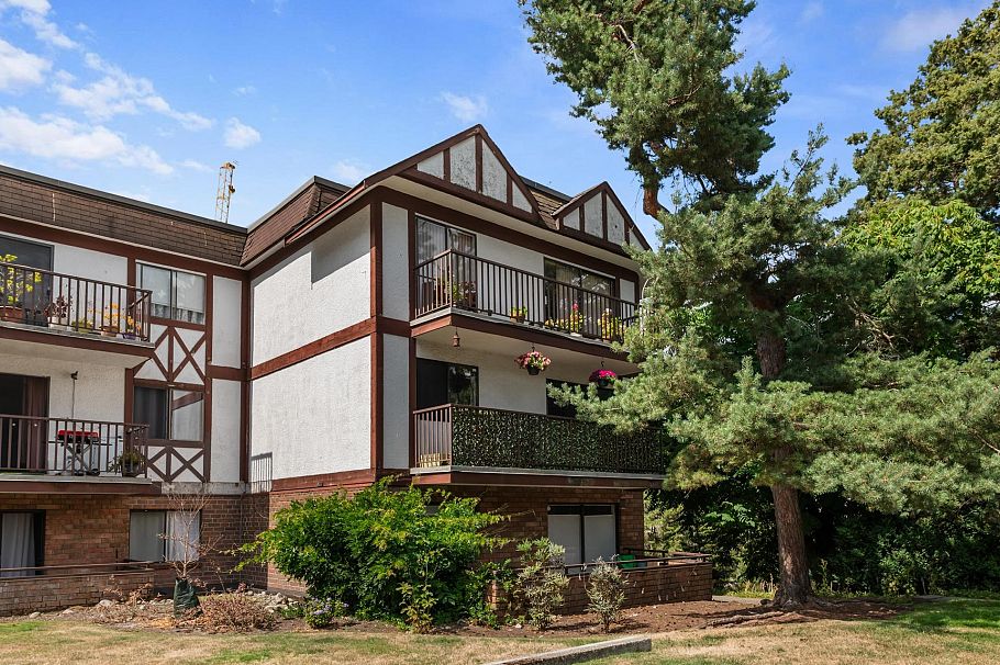 204 131 W 4th Street North Vancouver, BC - 1