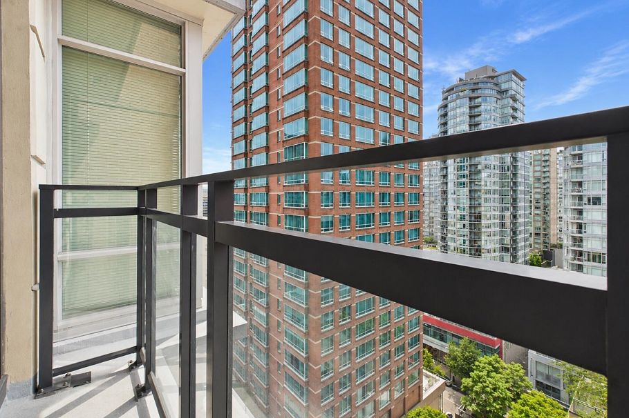 1702 788 Richards Street Vancouver, BC - 21