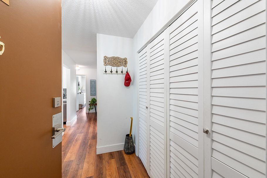 204 131 W 4th Street North Vancouver, BC - 3