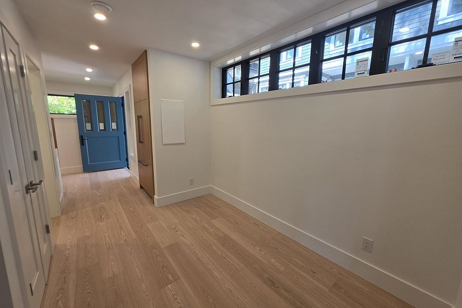 2570 W 2nd Avenue Vancouver, BC - 6