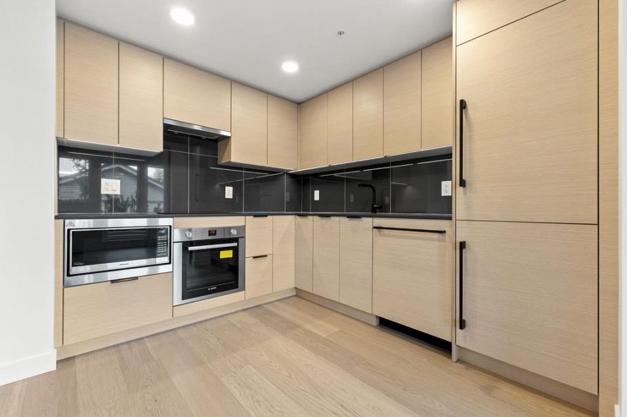 106 8080 Oak Street Vancouver, BC - 10