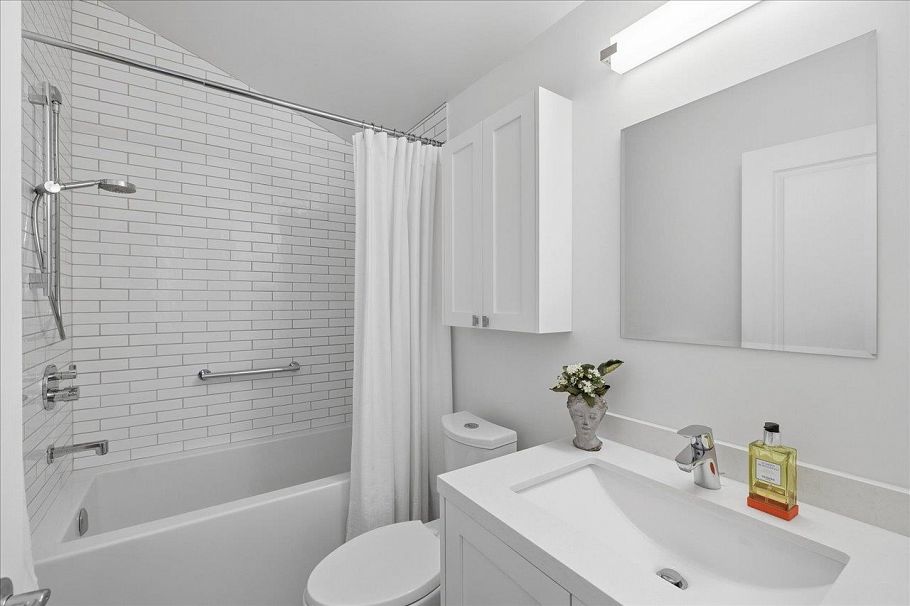 13 5605 Hampton Place Vancouver, BC - 27