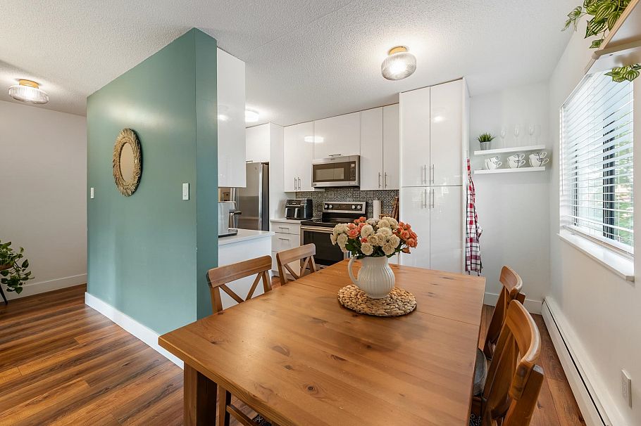 204 131 W 4th Street North Vancouver, BC - 2
