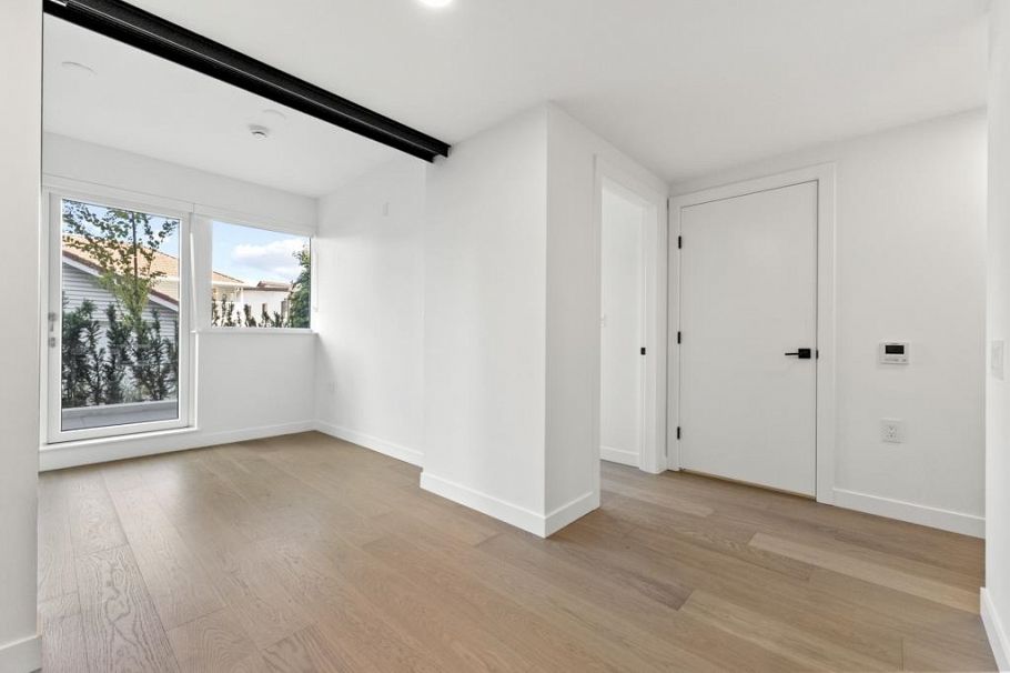 106 8080 Oak Street Vancouver, BC - 11