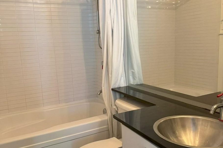 121 W Georgia Street Vancouver, BC - 30