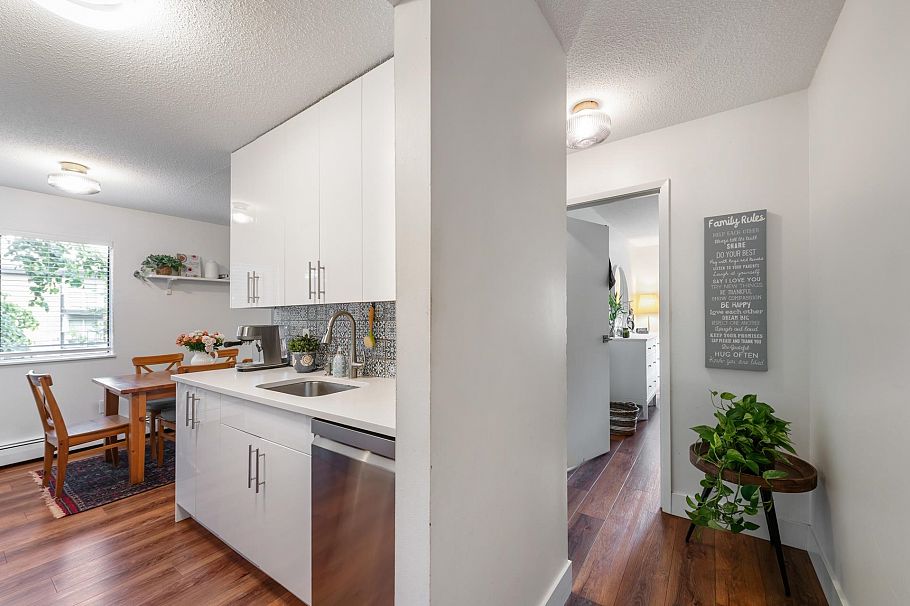 204 131 W 4th Street North Vancouver, BC - 4