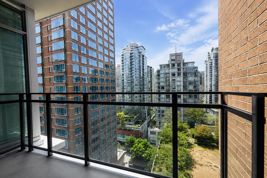 1702 788 Richards Street Vancouver, BC - 22