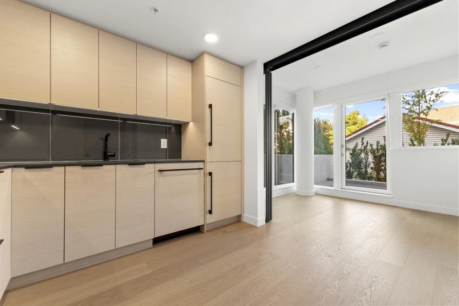106 8080 Oak Street Vancouver, BC - 8