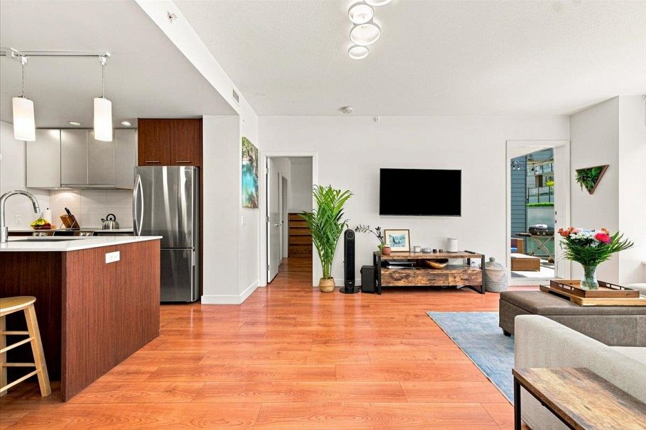 3 221 E 3 Street North Vancouver, BC - 12