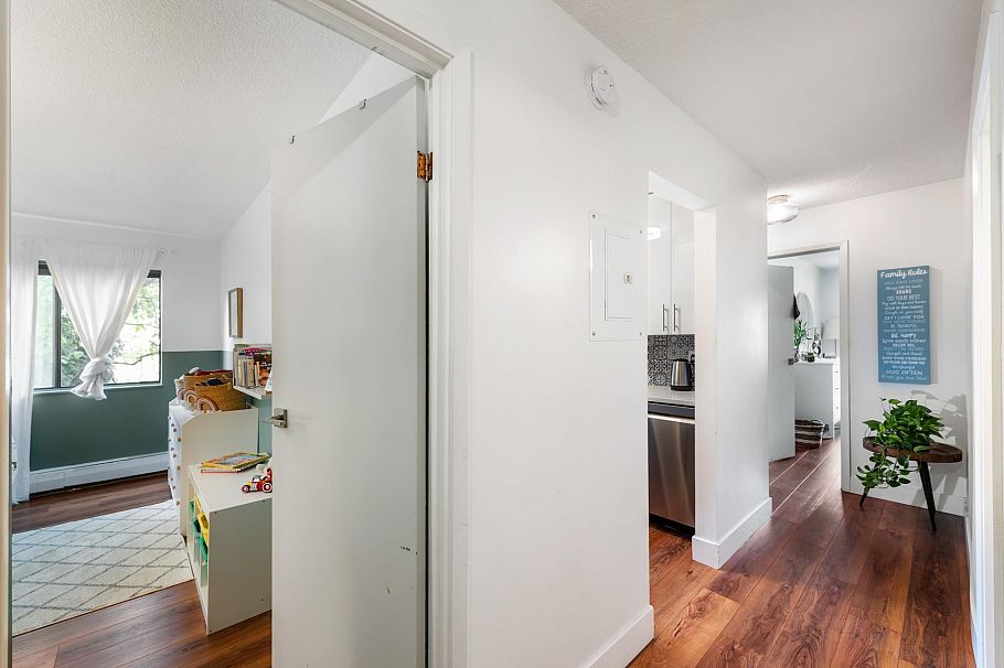 204 131 W 4th Street North Vancouver, BC - 14