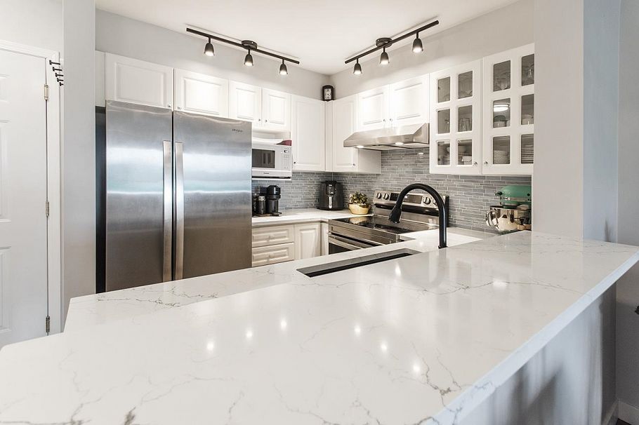 305 155 E 3rd Street North Vancouver, BC - 4