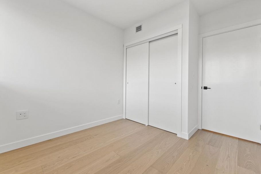 106 8080 Oak Street Vancouver, BC - 16