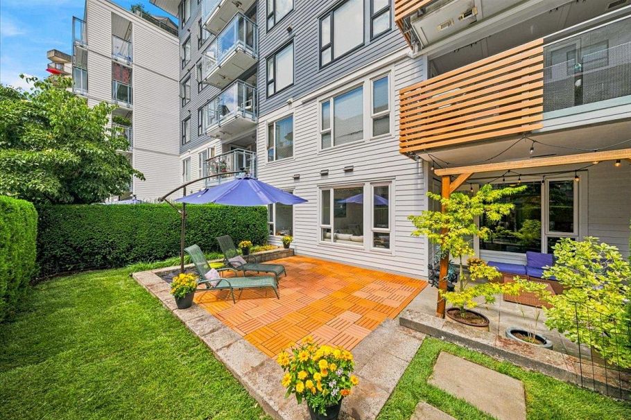 3 221 E 3 Street North Vancouver, BC - 1