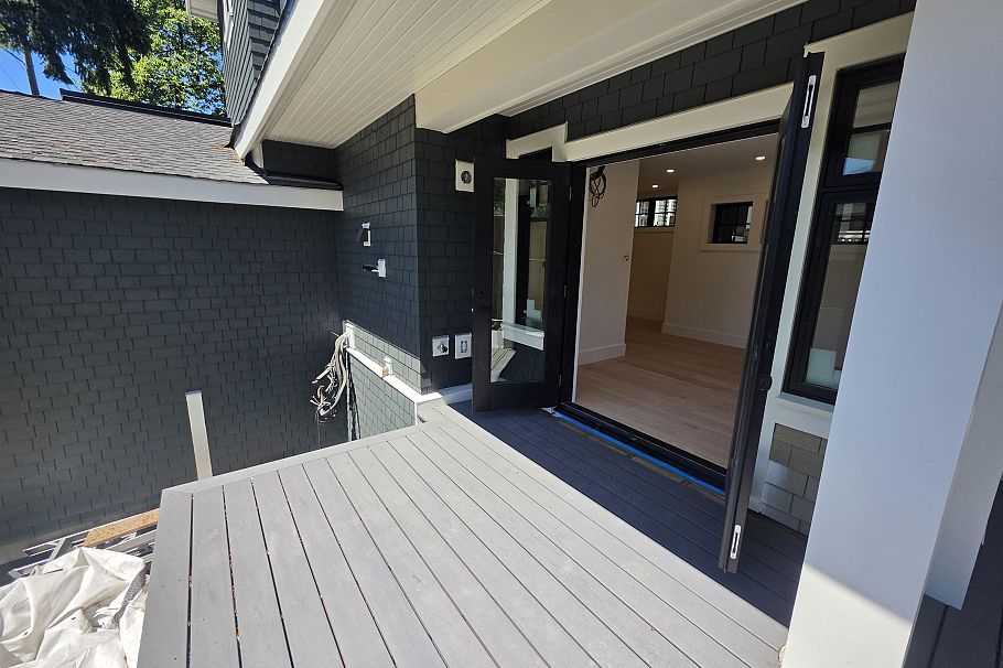 2570 W 2nd Avenue Vancouver, BC - 16
