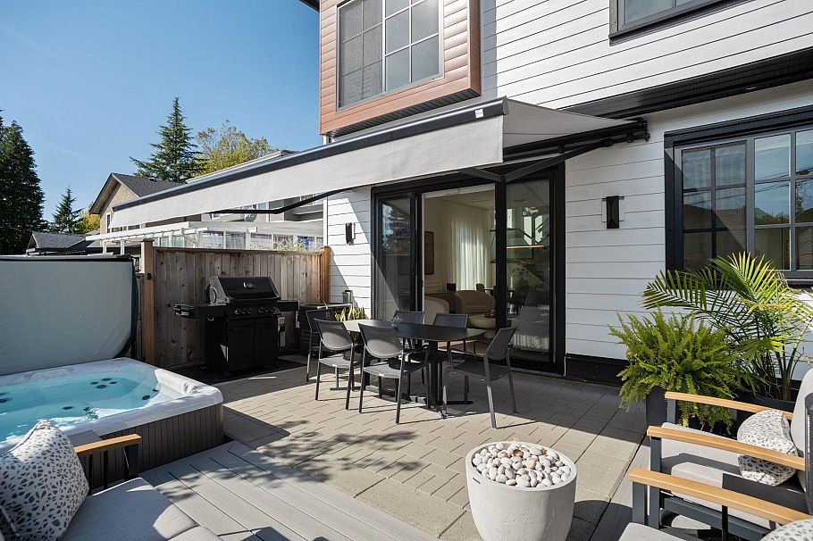 3634 W 29 Avenue Vancouver, BC - 32