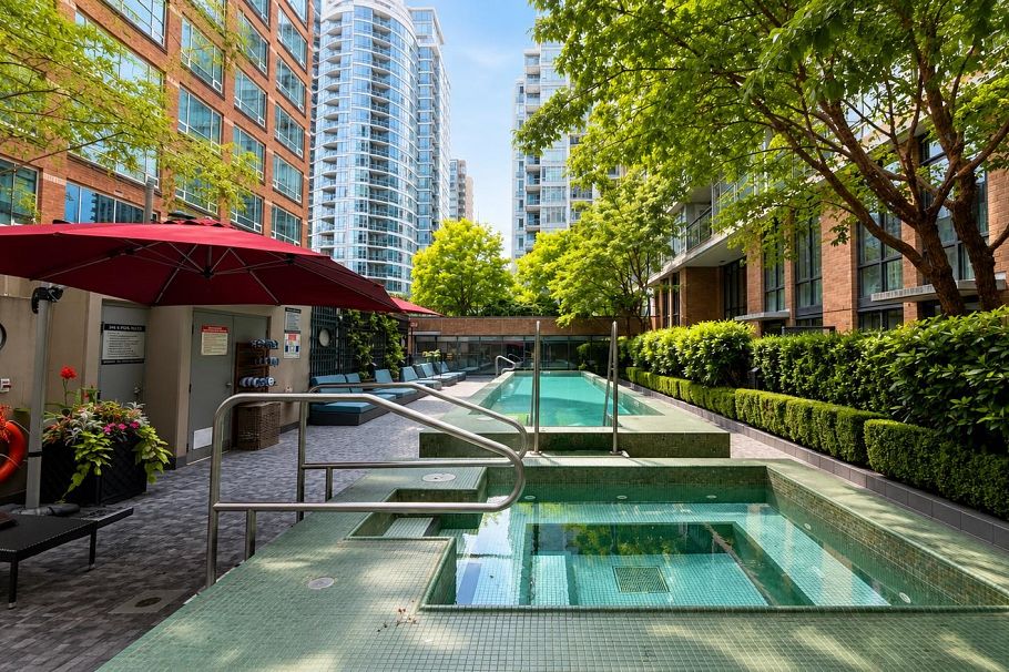 1702 788 Richards Street Vancouver, BC - 24