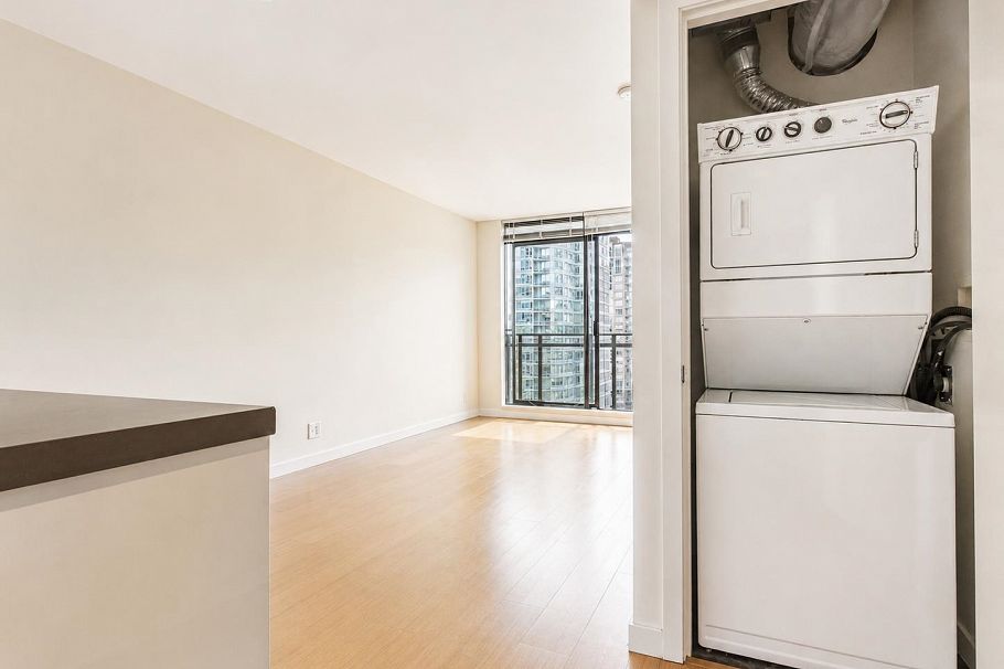 1702 788 Richards Street Vancouver, BC - 16