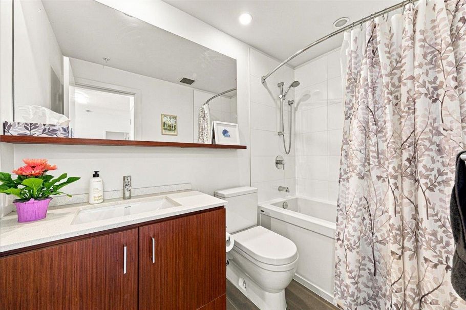 3 221 E 3 Street North Vancouver, BC - 18