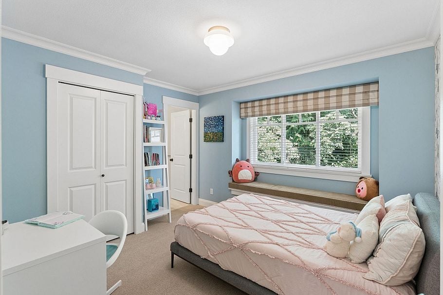 4904 Chalet Place North Vancouver, BC - 22