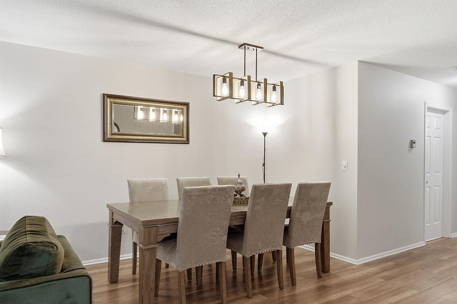 303 106 W Kings Road North Vancouver, BC - 4