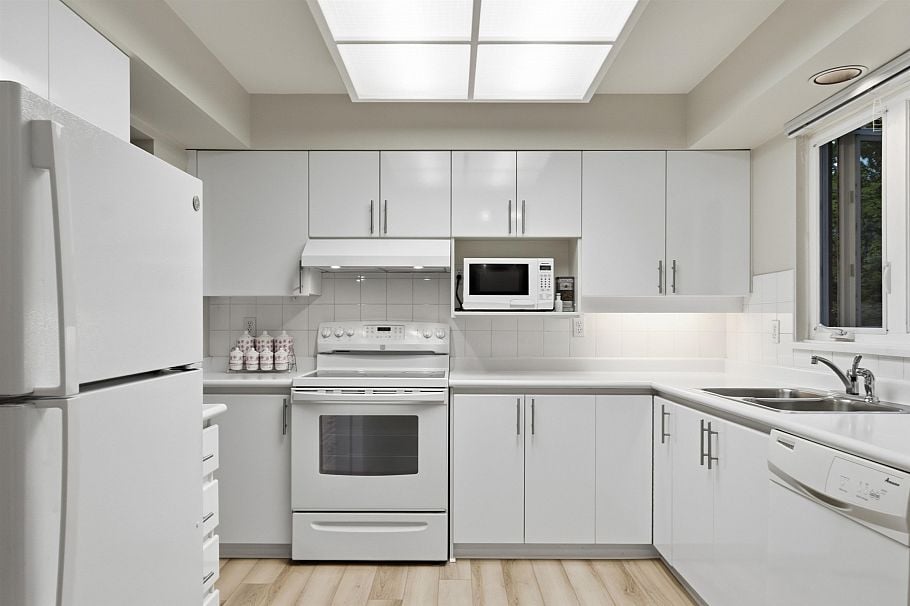 303 106 W Kings Road North Vancouver, BC - 6