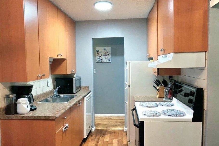 107 170 E 3rd Street North Vancouver, BC - 5
