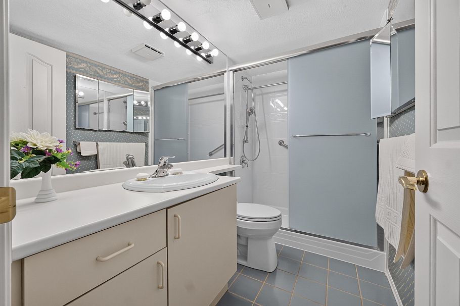 202 725 W 7th Avenue Vancouver, BC - 16