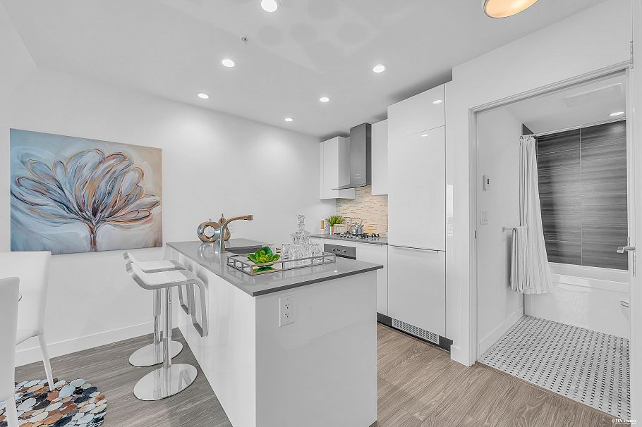 3504 1283 Howe Street Vancouver, BC - 3