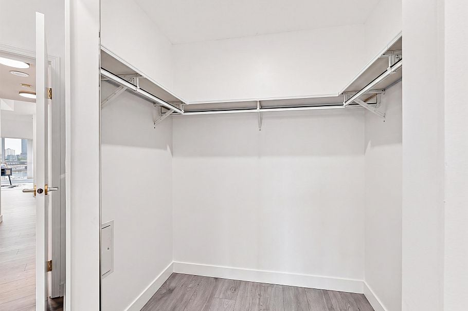 18C 139 Drake Street Vancouver, BC - 12
