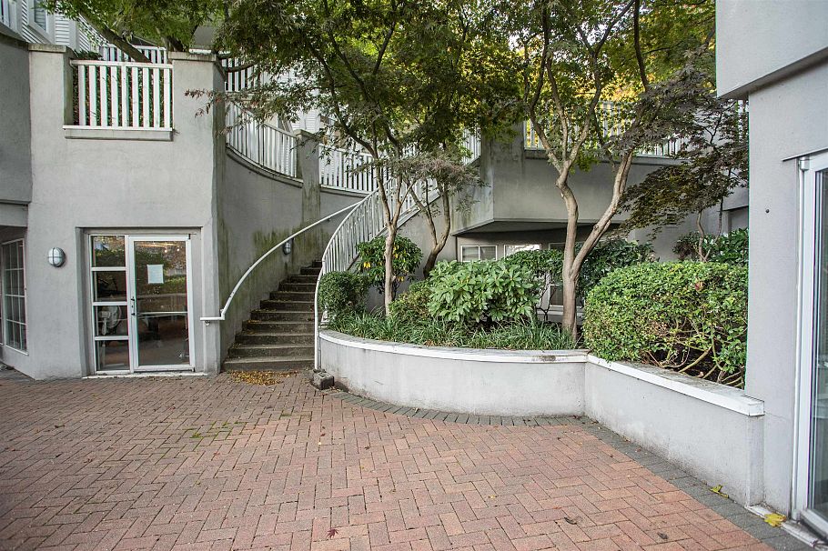 313 147 E 1st Street North Vancouver, BC - 21