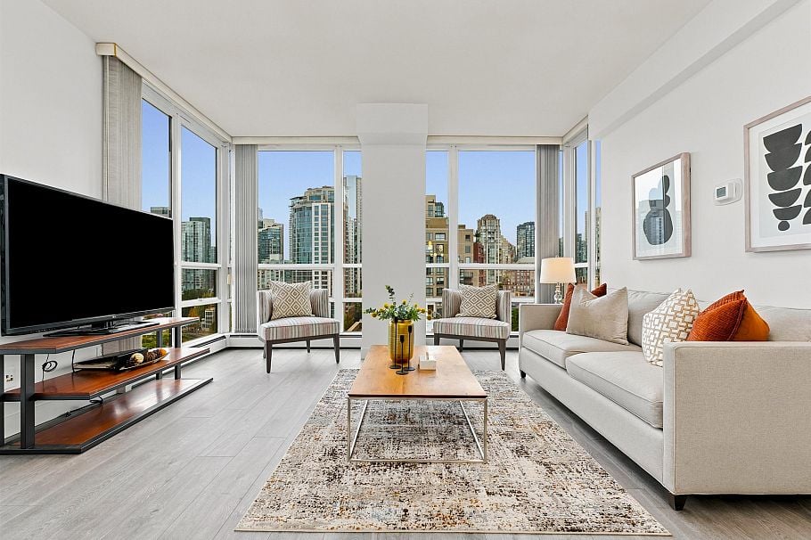 18C 139 Drake Street Vancouver, BC - 1