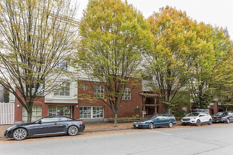 313 147 E 1st Street North Vancouver, BC - 23