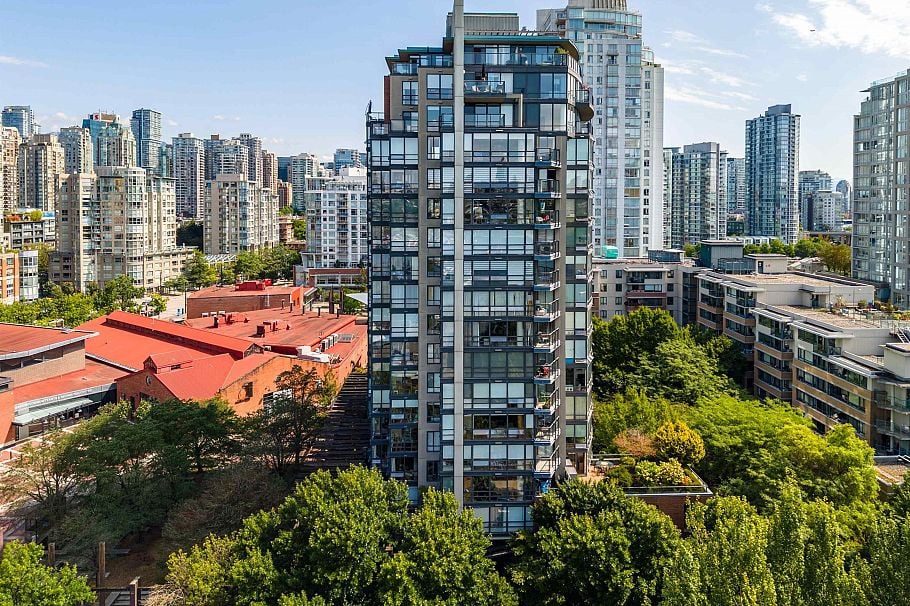 18C 139 Drake Street Vancouver, BC - 25