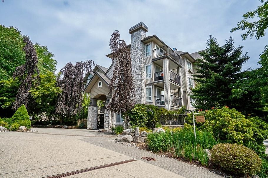 112 1150 E 29th Street North Vancouver, BC - 1