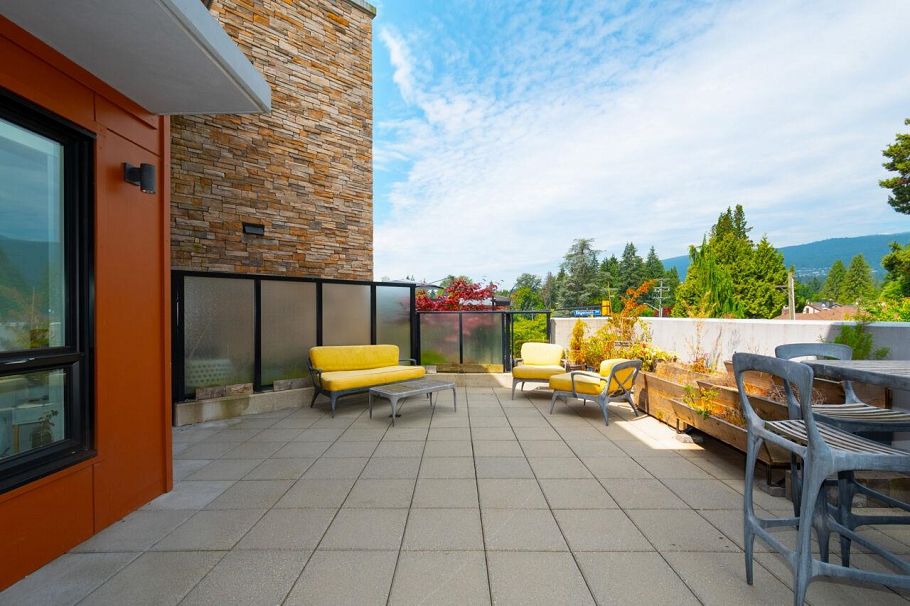 217 3220 Connaught Crescent North Vancouver, BC - 3