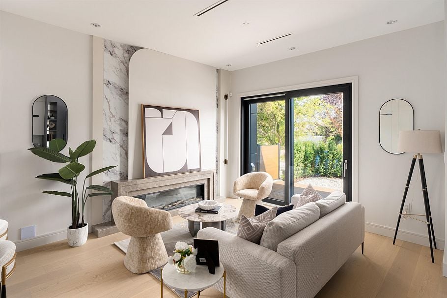 1 1450 E 30th Avenue Vancouver, BC - 3