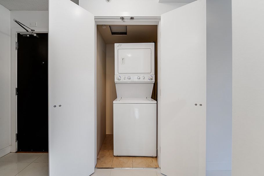 301 689 Abbott Street Vancouver, BC - 15