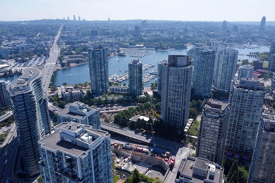2305 928 Beatty Street Vancouver, BC - 3
