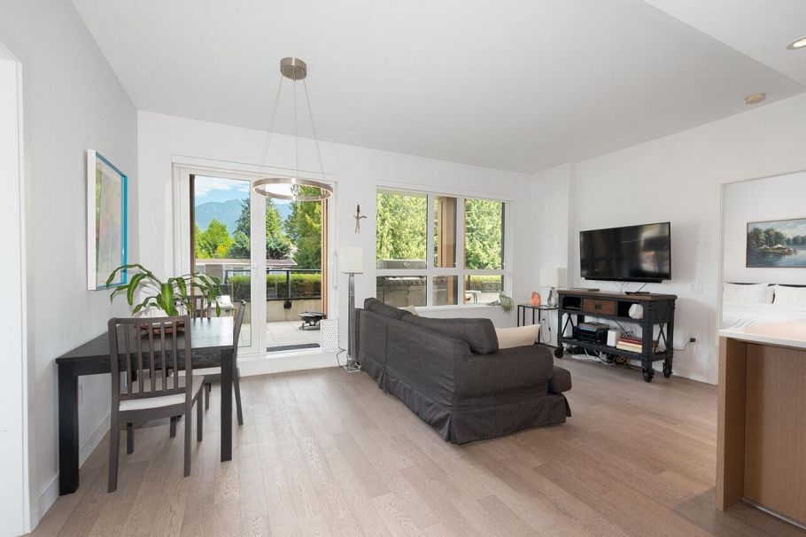 217 3220 Connaught Crescent North Vancouver, BC - 11