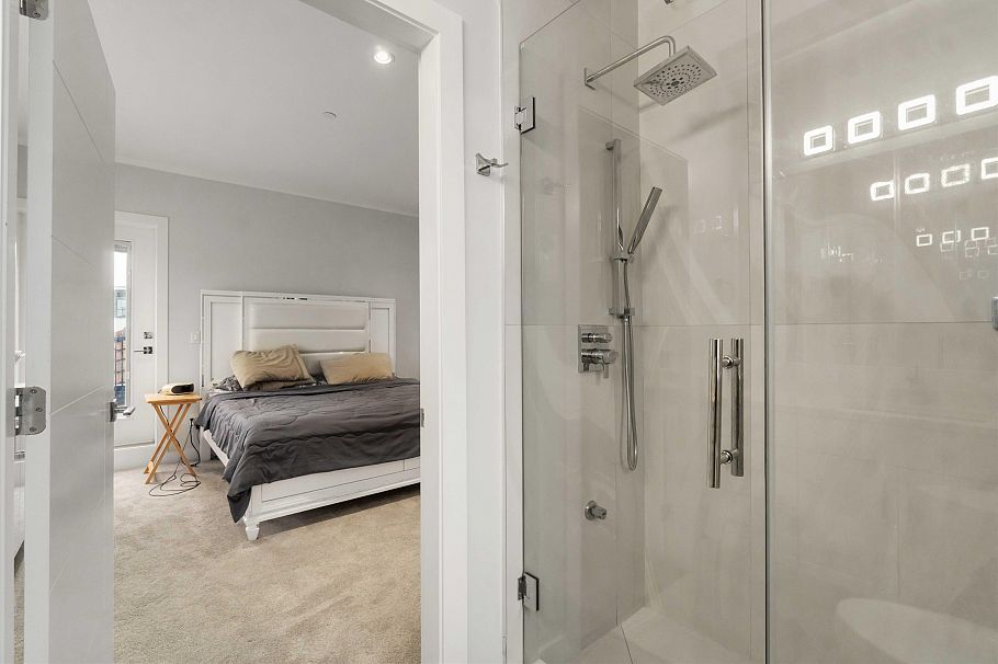 2575 & 2577 Parker Street Vancouver, BC - 7