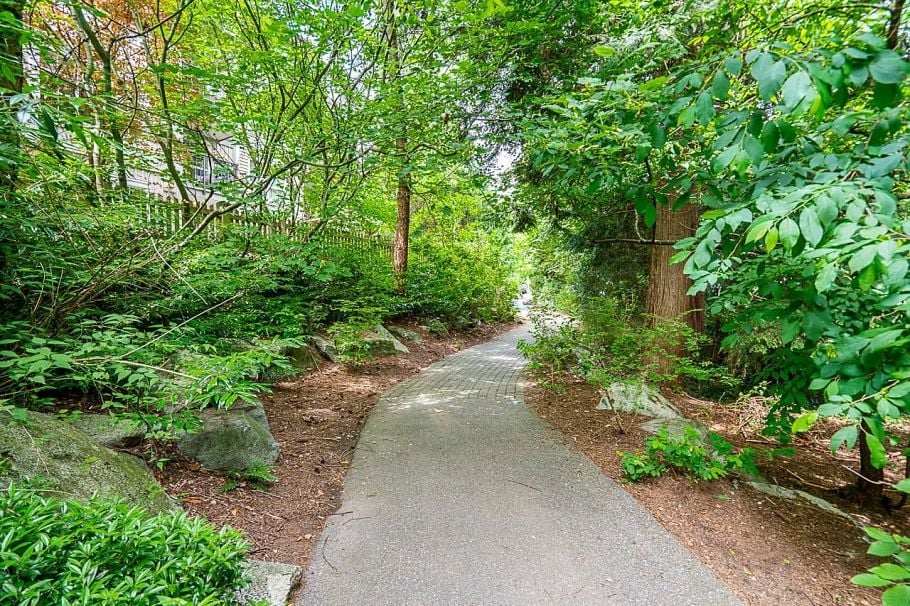 112 1150 E 29th Street North Vancouver, BC - 22